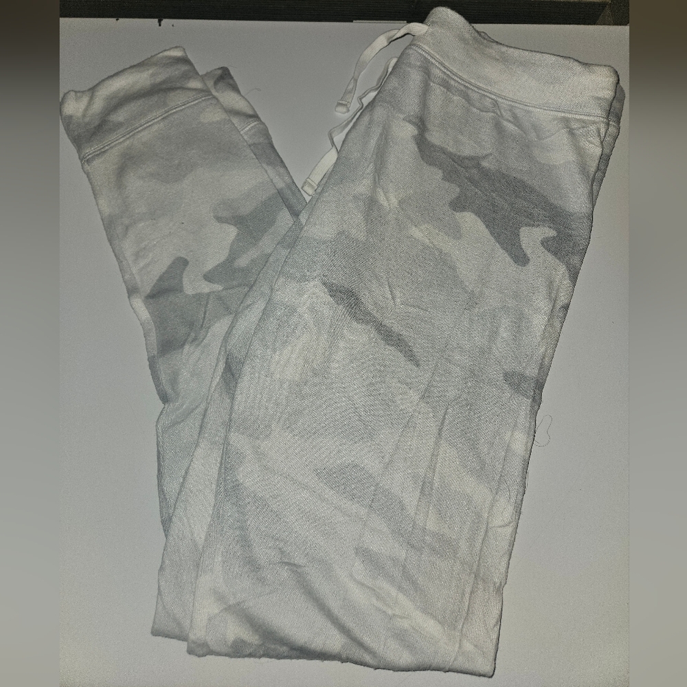 Victoria's Secret PINK Pajama Lounge Pants Camo